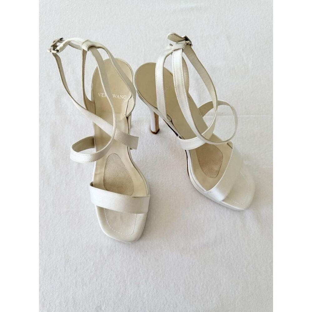 Vera Wang × Stuart Weitzman Gilda White Wedding Sandals Heels - Size 6 - Sample